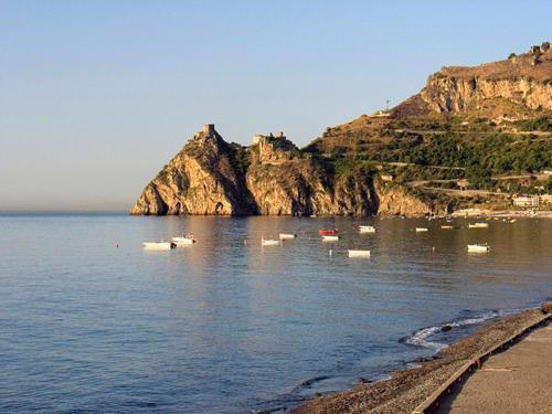 Le Zagare Aparthotel SantʼAlessio Siculo Exteriör bild