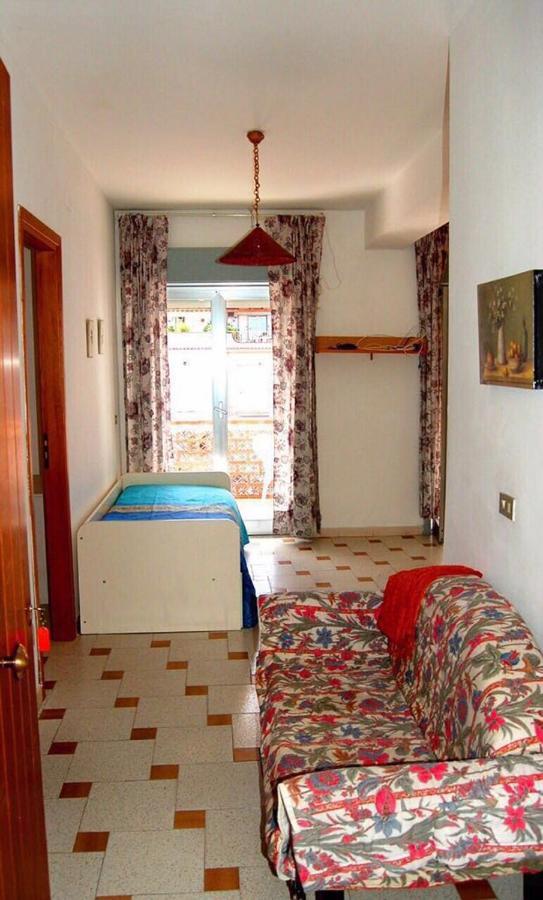 Le Zagare Aparthotel SantʼAlessio Siculo Exteriör bild