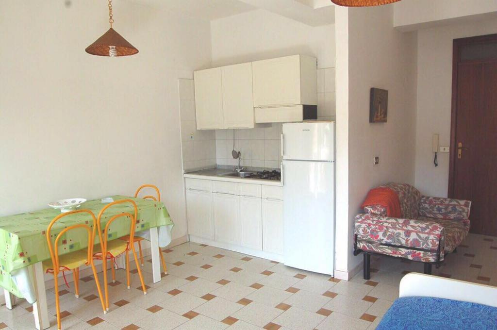 Le Zagare Aparthotel SantʼAlessio Siculo Exteriör bild