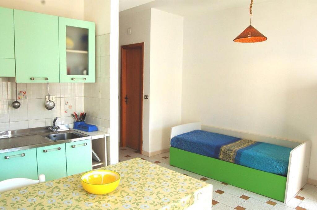 Le Zagare Aparthotel SantʼAlessio Siculo Exteriör bild