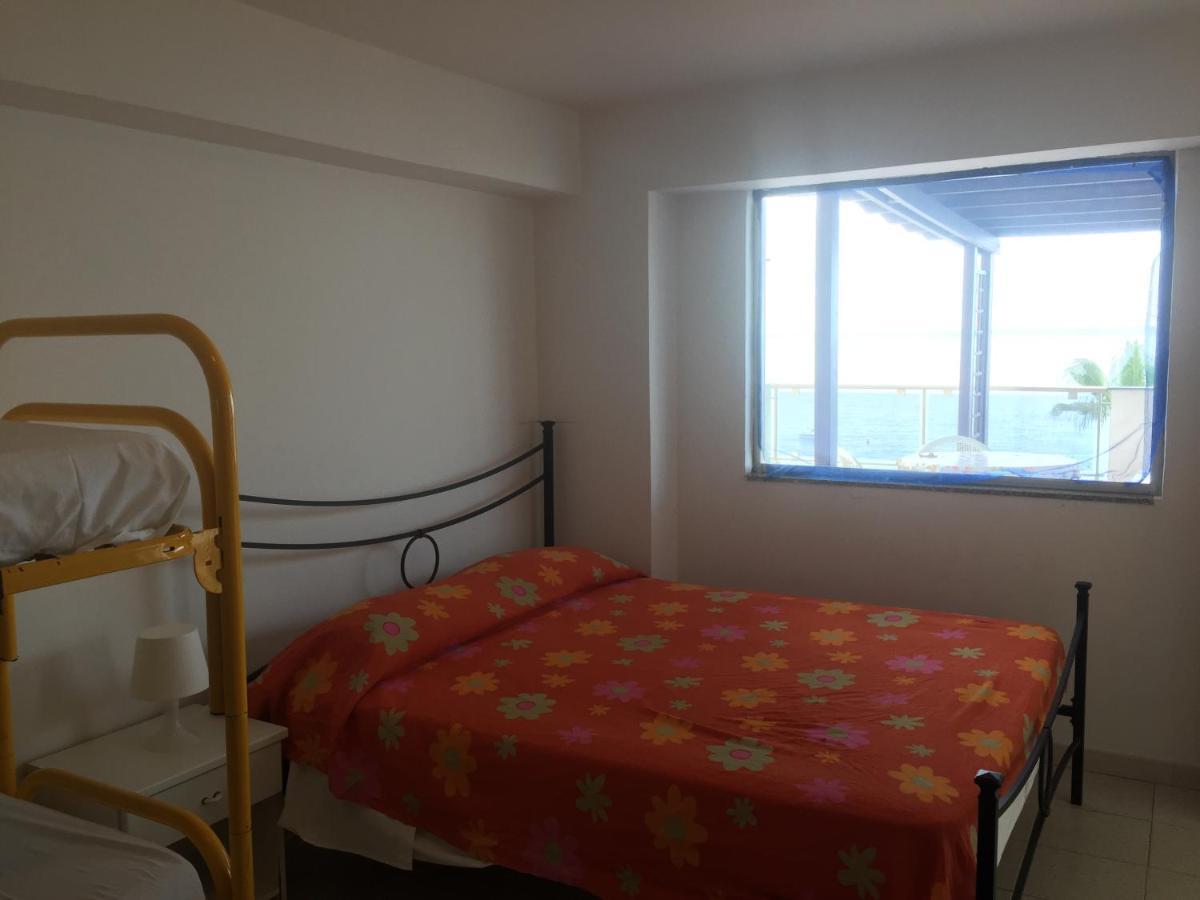 Le Zagare Aparthotel SantʼAlessio Siculo Exteriör bild