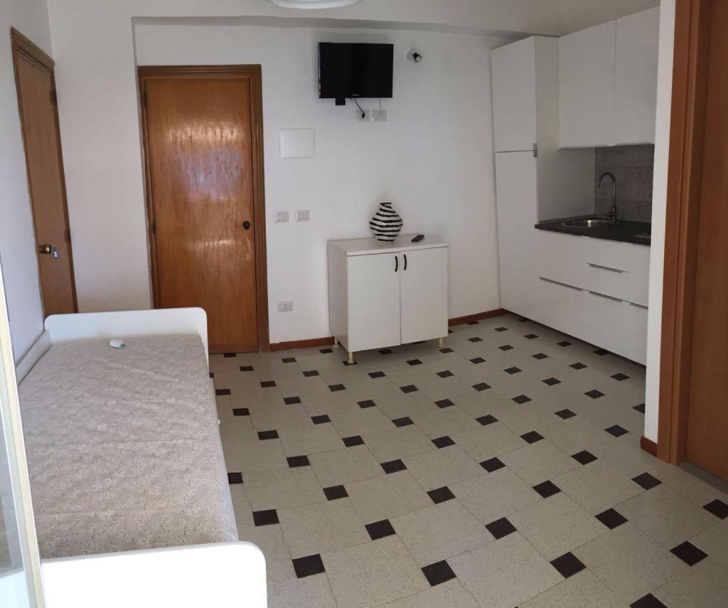 Le Zagare Aparthotel SantʼAlessio Siculo Exteriör bild