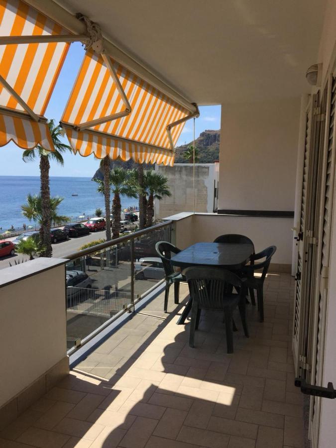Le Zagare Aparthotel SantʼAlessio Siculo Exteriör bild