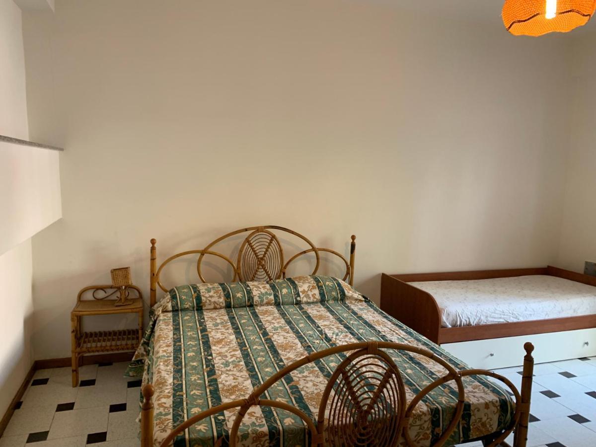Le Zagare Aparthotel SantʼAlessio Siculo Exteriör bild