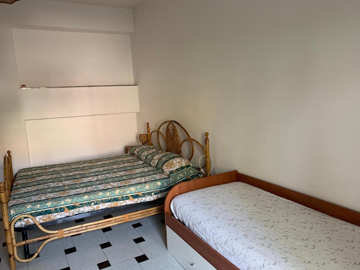 Le Zagare Aparthotel SantʼAlessio Siculo Exteriör bild